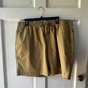 GAP Men’s Khaki Pull Up Shorts